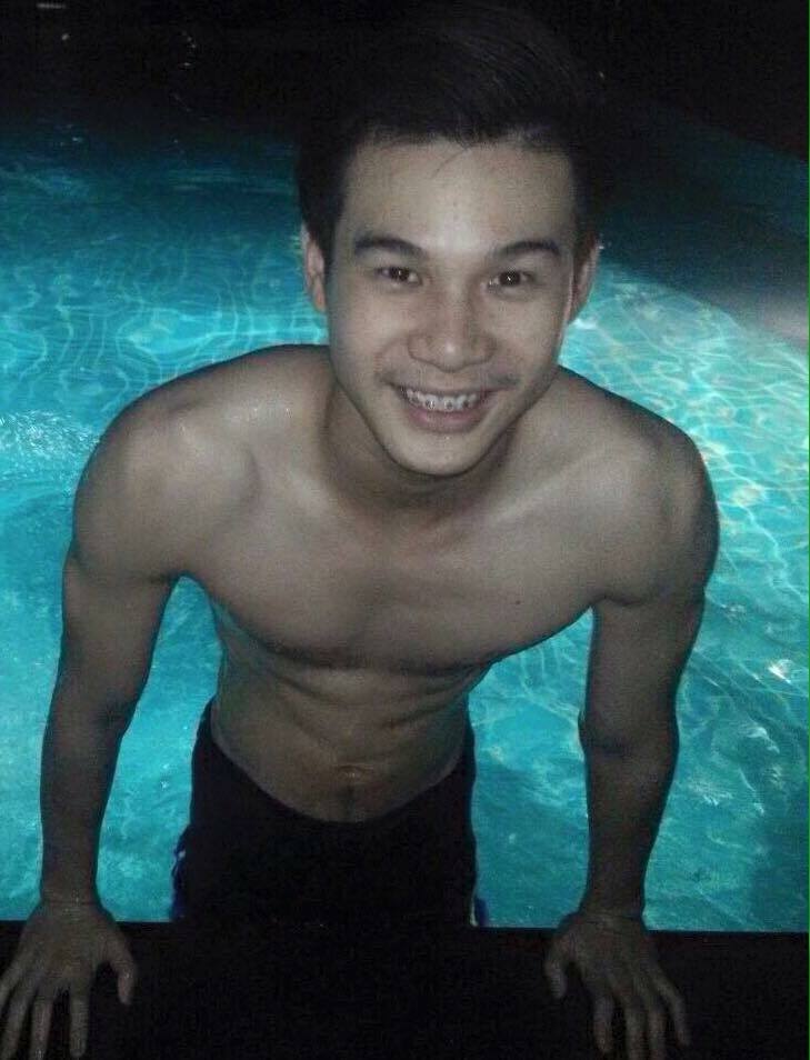 ตี๋ขาวจั๋ว