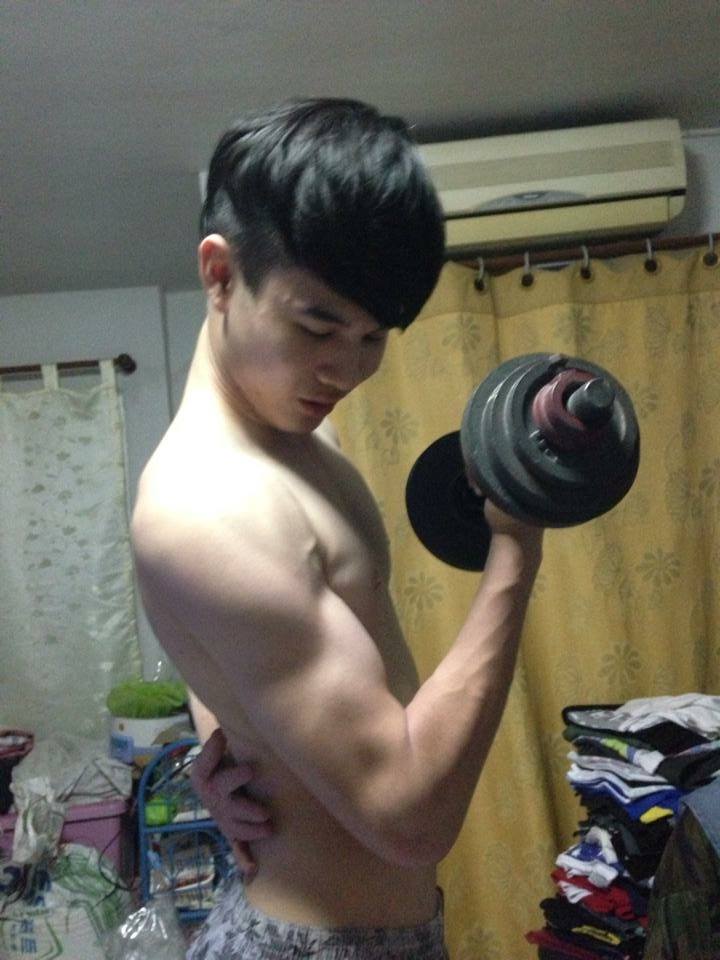 ตี๋ขาวจั๋ว