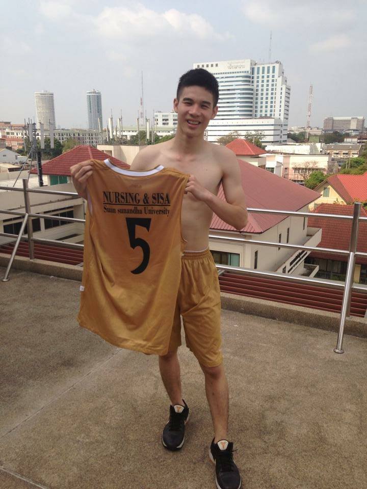 ตี๋ขาวจั๋ว