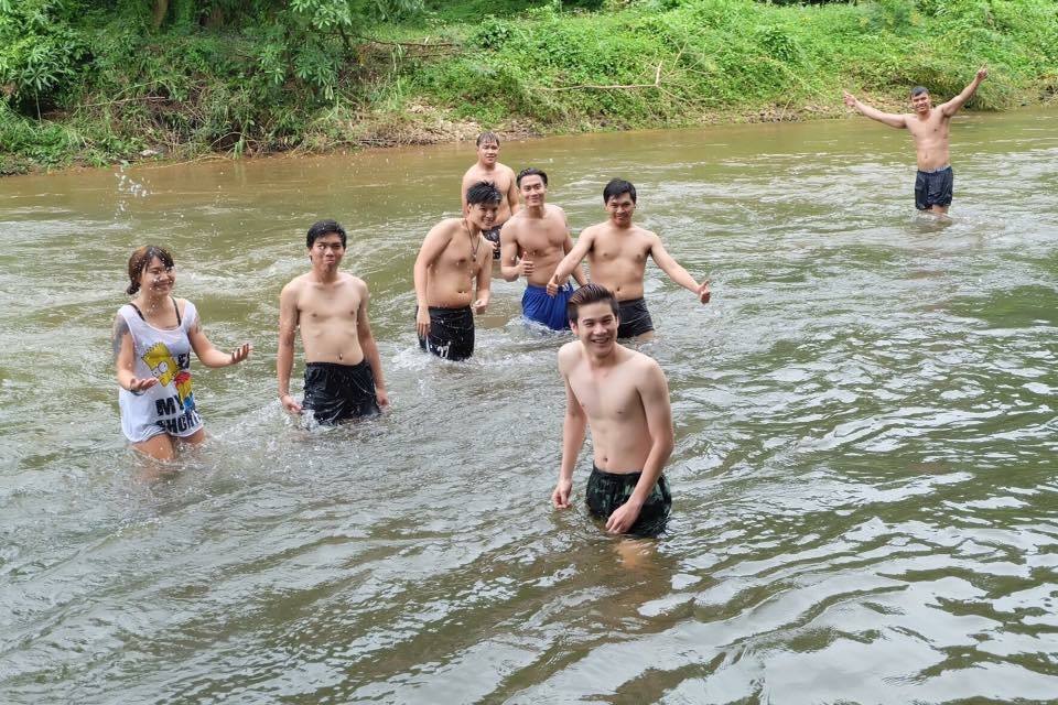 ตี๋ขาวจั๋ว