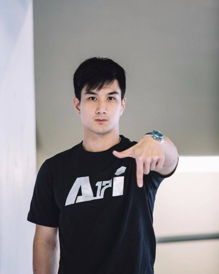 โอยยพี่เวียร์กะเพื่อนๆ
