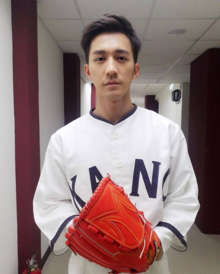 [OMGBoy006][18+] คันเลย หลังจากเห็นความฟิตของ Max Liu สัดส่วนของอก ท้อง ขา ขน และช่วงวีที่ท้องล่าง น้ำที่เดินของน้องจะเป็นยังไงละ