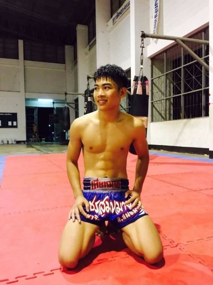 เลียก่อน-มวยโค้ก"