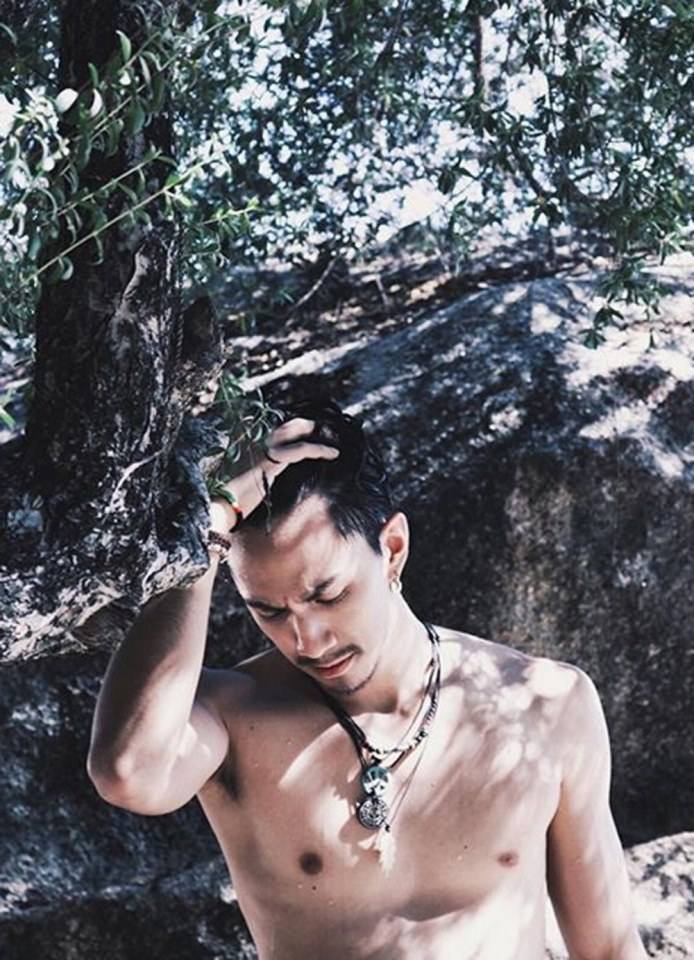 [ต้องแตก][ฉ18+][018] หนุ่ม TimeThai ที่หลายๆ คนคงจำได้ถึงการเปลี่ยนแปลงของเขา ปัจจุบันเขามาพร้อมกับความคมเข้มของใบหน้า ไรขนที่ลากยาว และจิตนาการณ์แห่งความสยิว