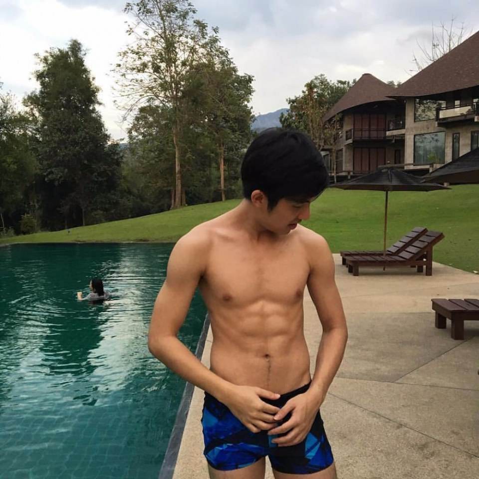 หนุ่มๆ แห่ง ม. ธรรมศาสตร์ แซ่บๆกันหมดเลย