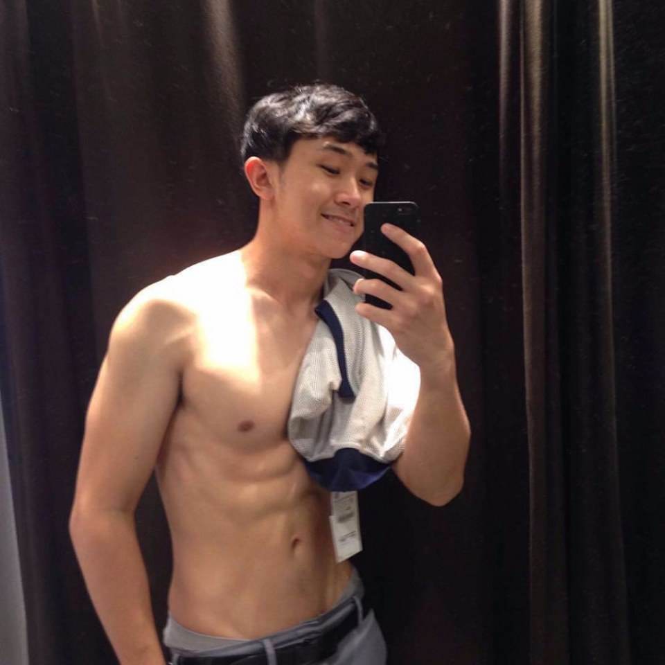 หนุ่มๆ แห่ง ม. ธรรมศาสตร์ แซ่บๆกันหมดเลย