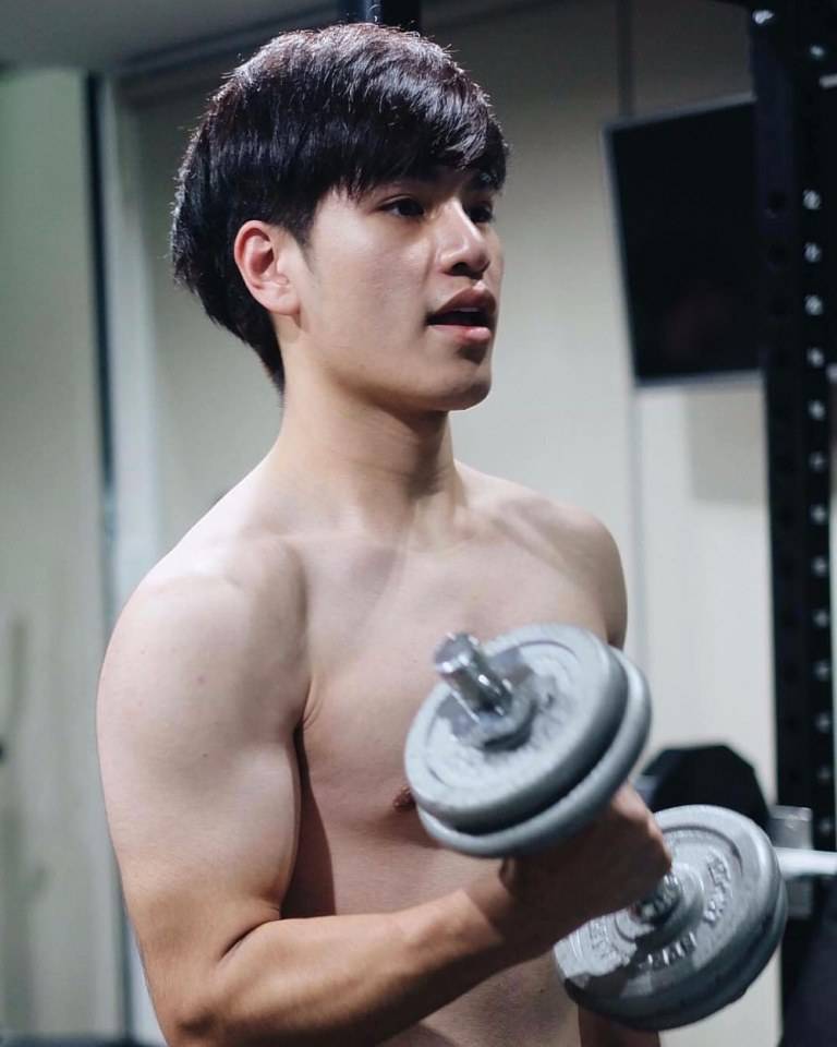 หนุ่มๆ แห่ง ม. ธรรมศาสตร์ แซ่บๆกันหมดเลย