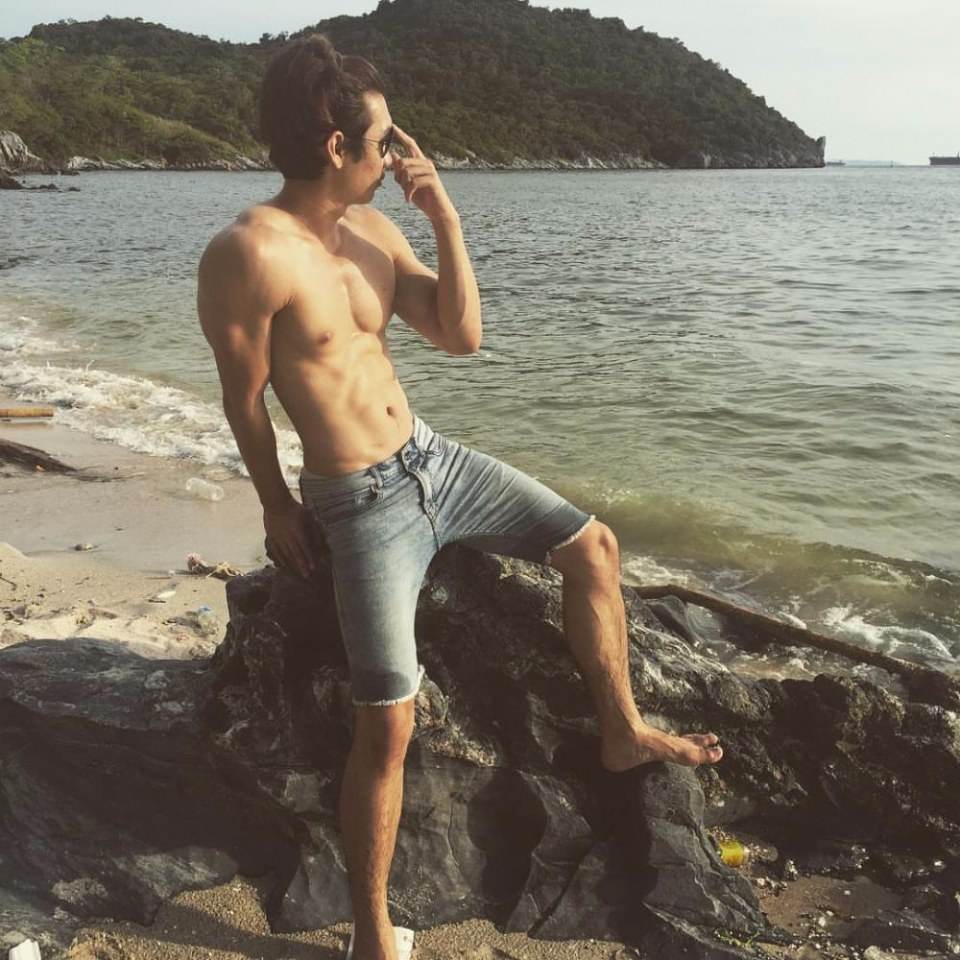 หนุ่ม krit แซ่บมากกก น้ำเดิน