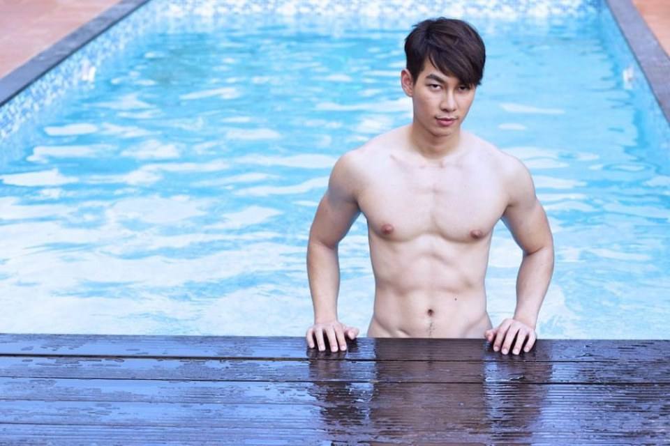 หนุ่ม krit แซ่บมากกก น้ำเดิน