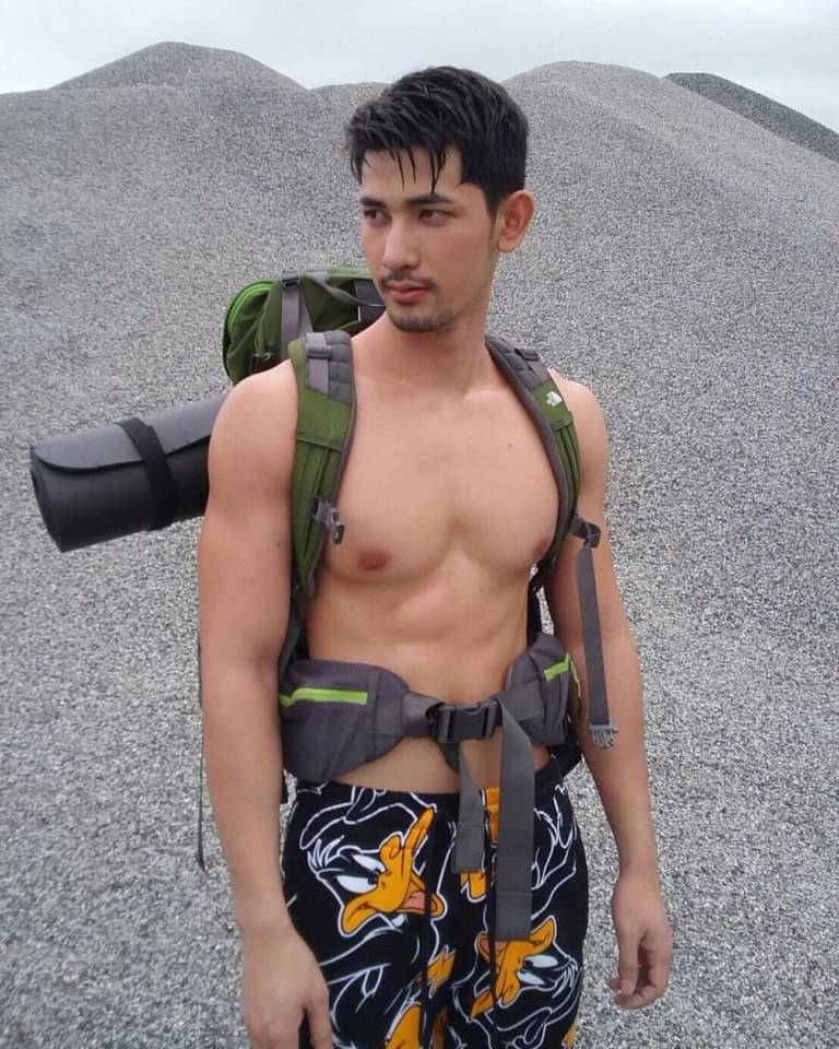 ภาพเปลือยหลุดเซ็ทใหญ่ ! &ldquo;โรม ภานุพงศ์&rdquo; หนุ่มหุ่นสูงยาว สุดเซ็กซี่ หลังถ่ายแบบในนิตยสารแนวผู้ชาย