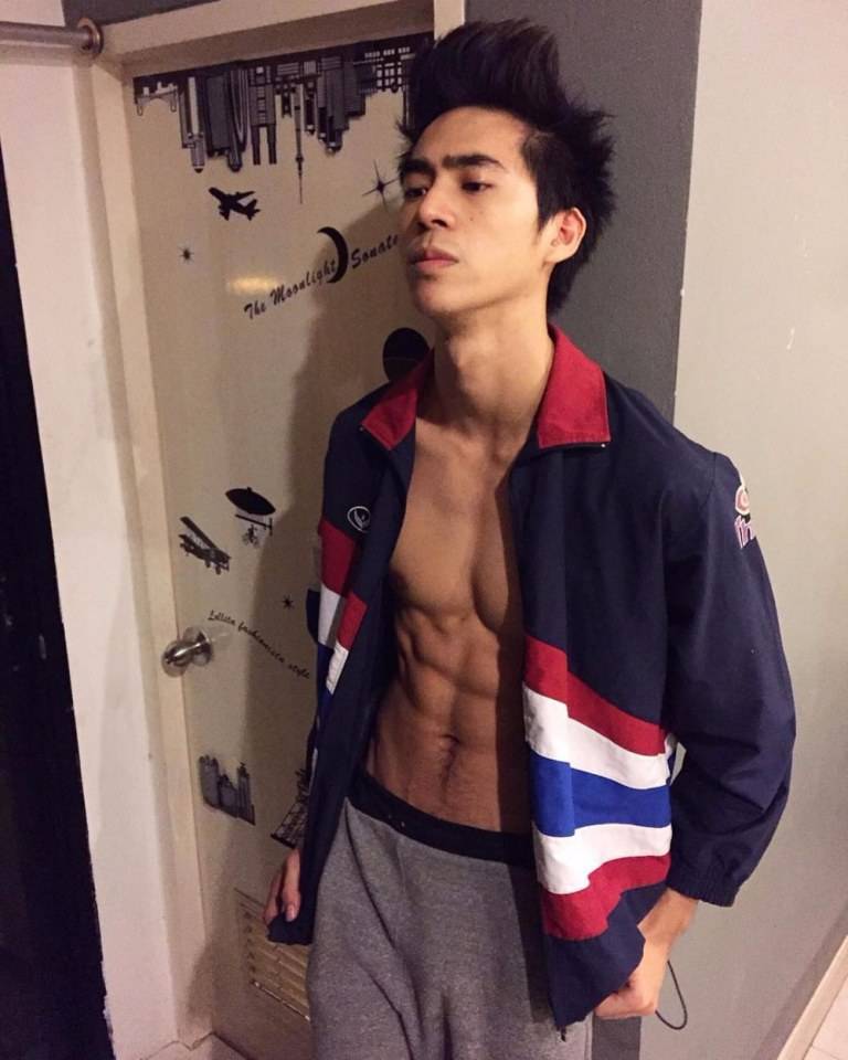 ส่องภาพ &ldquo;พอร์ช สรรเสริญ&rdquo; หนุ่มนักกีฬาฟันดาบสุดหล่อล่ำ ดาวดวงใหม่ที่ช่างภาพ &ldquo;แอร์รี่&rdquo; เตรียมปั้น!