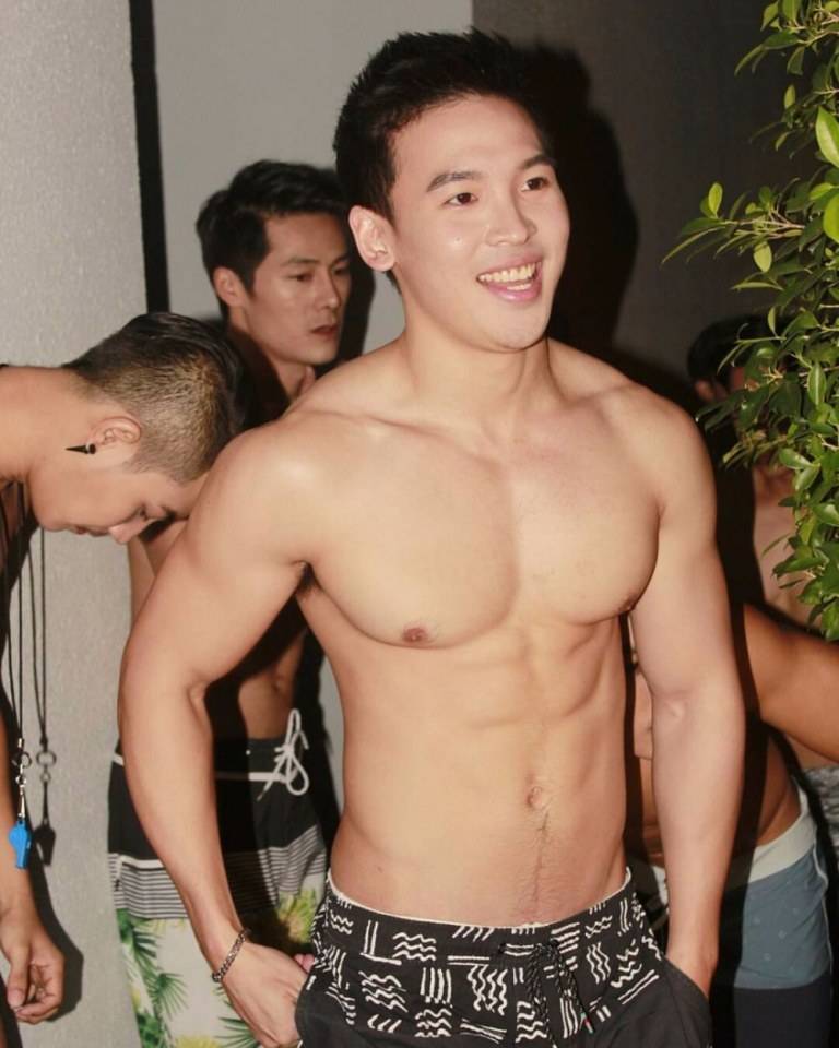 น้องป๊อป นายแบบในงาน Impulse Bangkok & Attitude present Sailor Pool Party