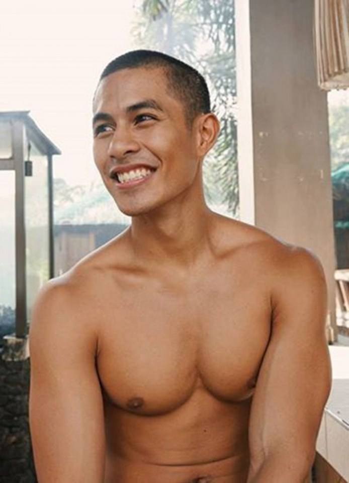 [OMGBoy013][18+] อีกหนุ่มเข้มที่ทั้งก้าน กล้าม รอนท้อง ทำเอาหิวกระหายกันเป้นแถว อย่างนี้สิ ความอิ่มอร่อยอันนิรันดร์