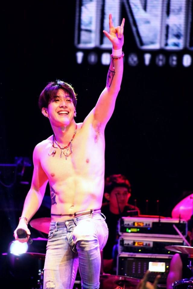 เห็นหน้าท้องร้องโอ๊ววว