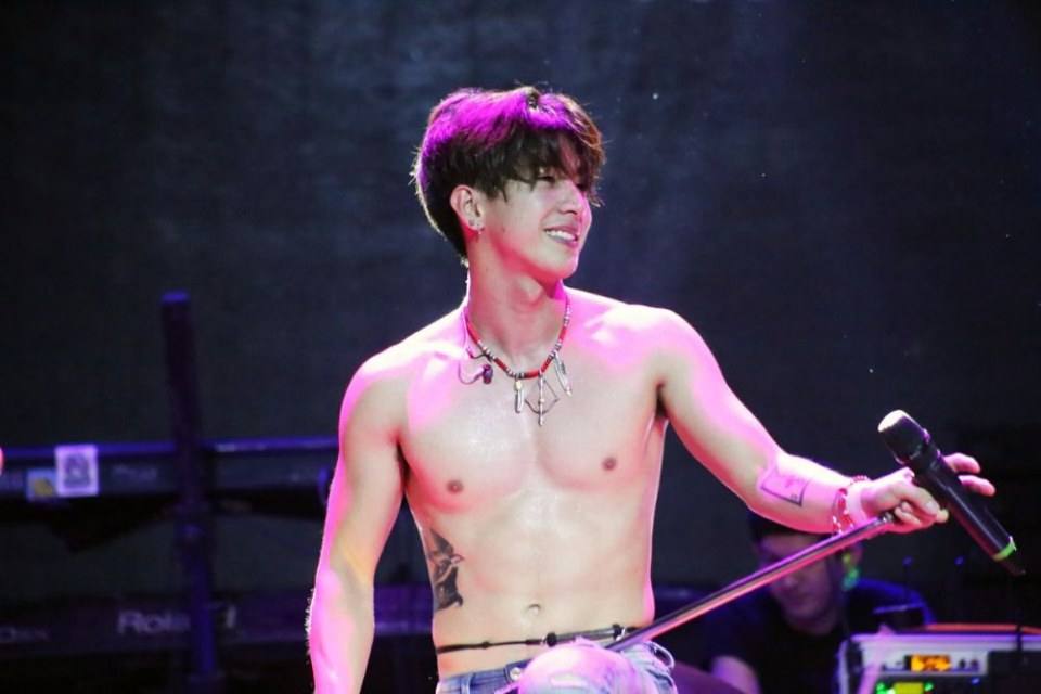 เห็นหน้าท้องร้องโอ๊ววว