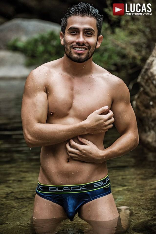 Hot guy in underwear 231
