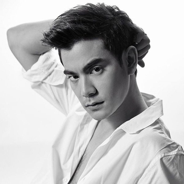 ฌอห์ณ จินดาโชติ เซอร์ๆน่ากิน