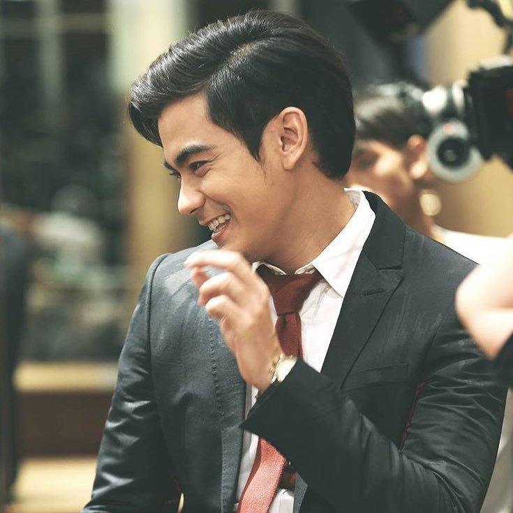 ฌอห์ณ จินดาโชติ เซอร์ๆน่ากิน