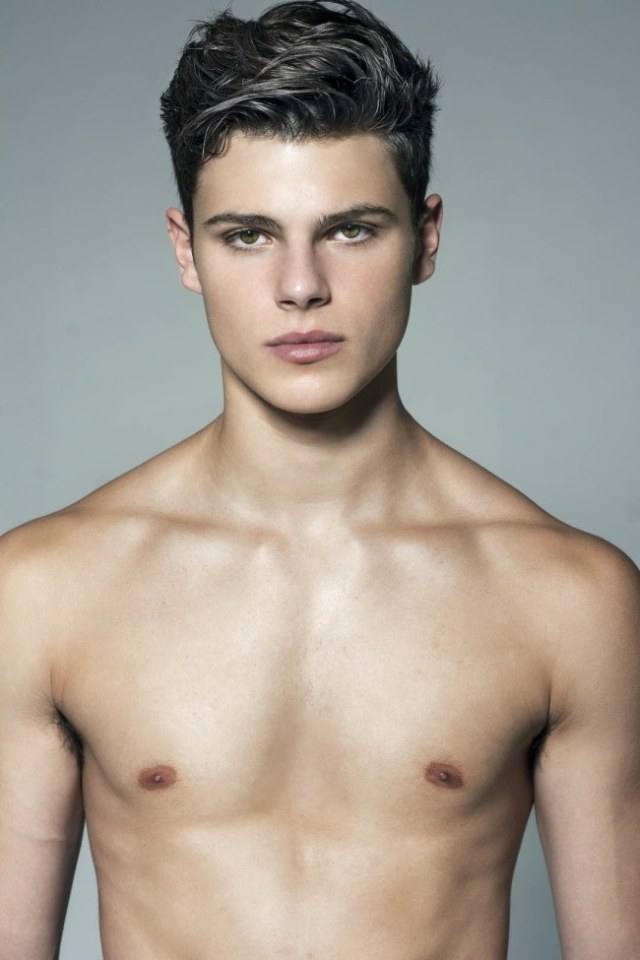 เลือกได้แค่ 1 : หล่อเทพ