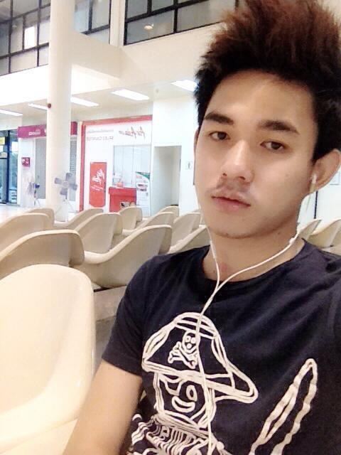 หนุ่มหน้าไทย ไซส์สากล