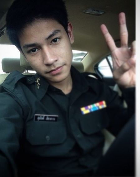 หนุ่มหน้าไทย ไซส์สากล