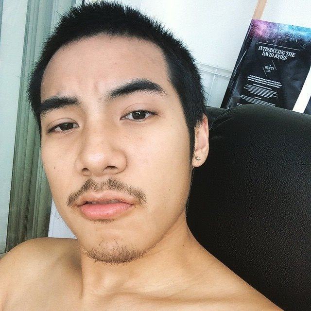หนุ่มหน้าไทย ไซส์สากล