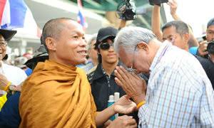 พระดีของเมืองไทยน่ายกย่องน่านับถือ