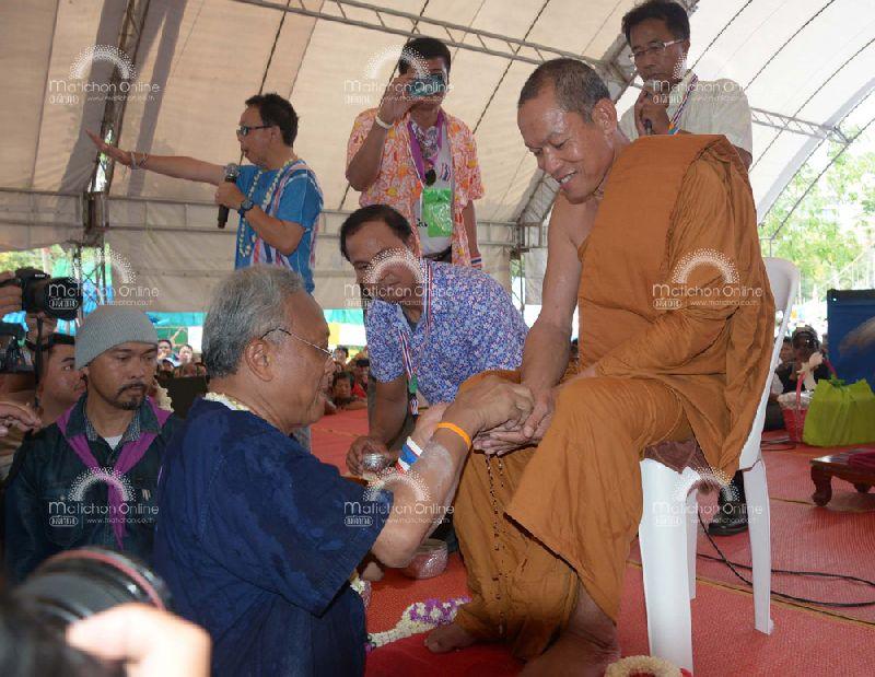 พระดีของเมืองไทยน่ายกย่องน่านับถือ
