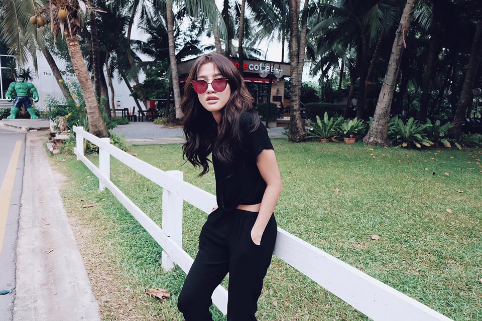 มาอัพเดตความสวยแซบของนักร้องสาวพริ้มจันทร์ทิพย์นอกจากจะย้ายค่ายมาอยู่GrandMusikแล้วงานนี้พริ้มยังเปิดตัวธุรกิจร้านกาแฟBevbarสุดชิคเอาใจวัยรุ่นวัยทำงานอีกด้วย