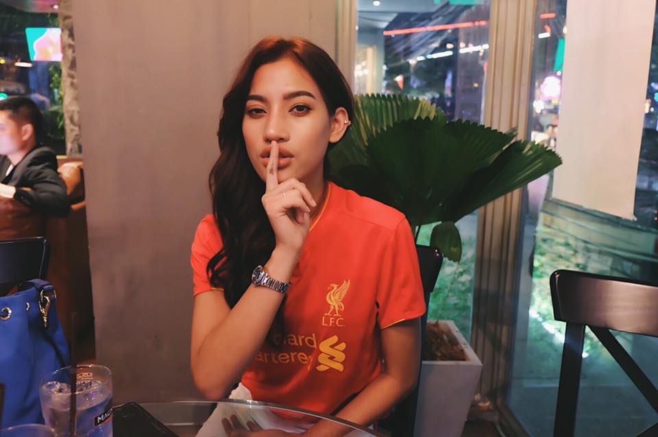 มาอัพเดตความสวยแซบของนักร้องสาวพริ้มจันทร์ทิพย์นอกจากจะย้ายค่ายมาอยู่GrandMusikแล้วงานนี้พริ้มยังเปิดตัวธุรกิจร้านกาแฟBevbarสุดชิคเอาใจวัยรุ่นวัยทำงานอีกด้วย