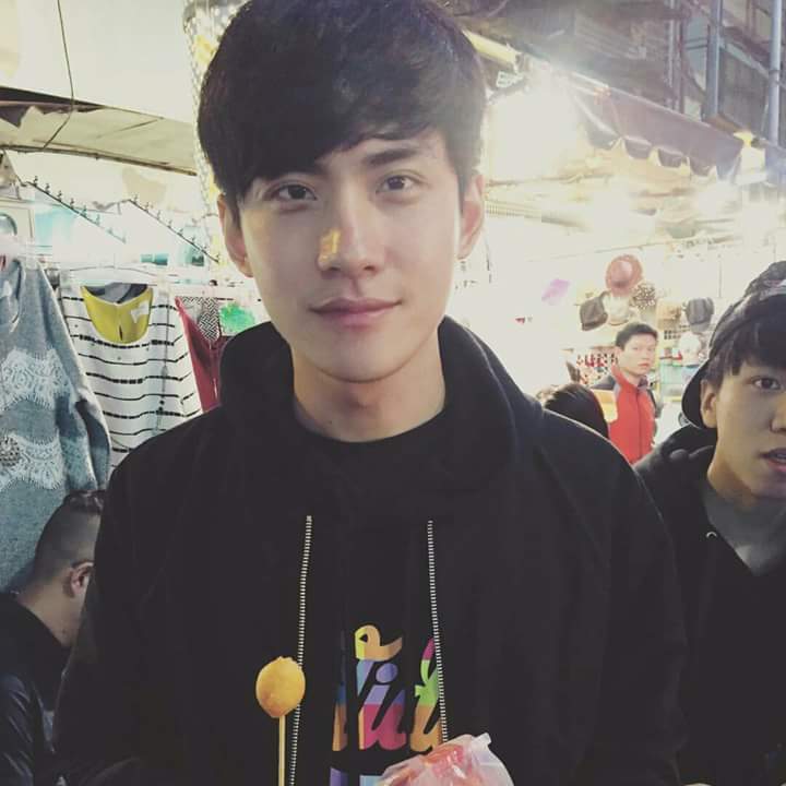 ใครรู้จักเน็ตไอดอลเกาหลีชื่ออะไรบอกที หล่อจัง