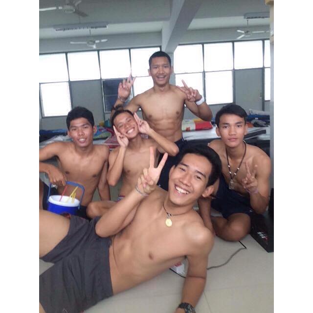 หนุ่มๆ นร.รร.กีฬา # 135