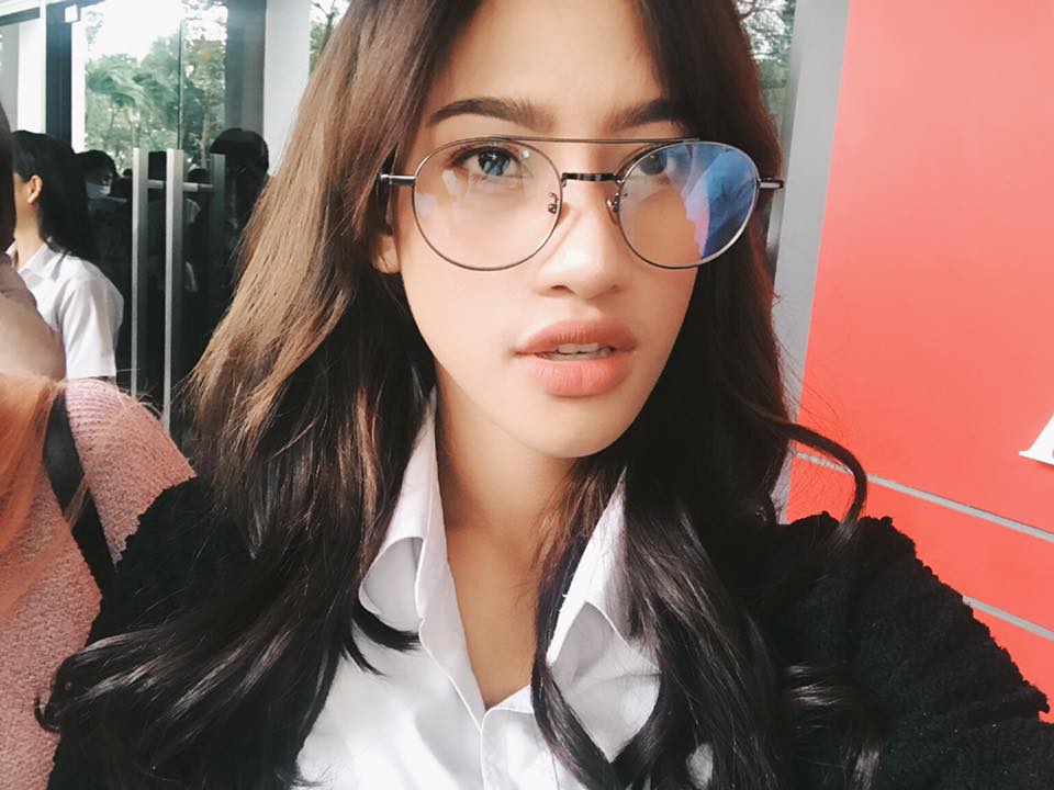 ตอกย้ำความสวยสุดฮอทระดับพริกสิบเม็ดของนักร้องสาวสุดเซ็กซี่ค่ายอโศกที่นาทีนี้ก็ต้องหลบทางให้Sheจริงๆ