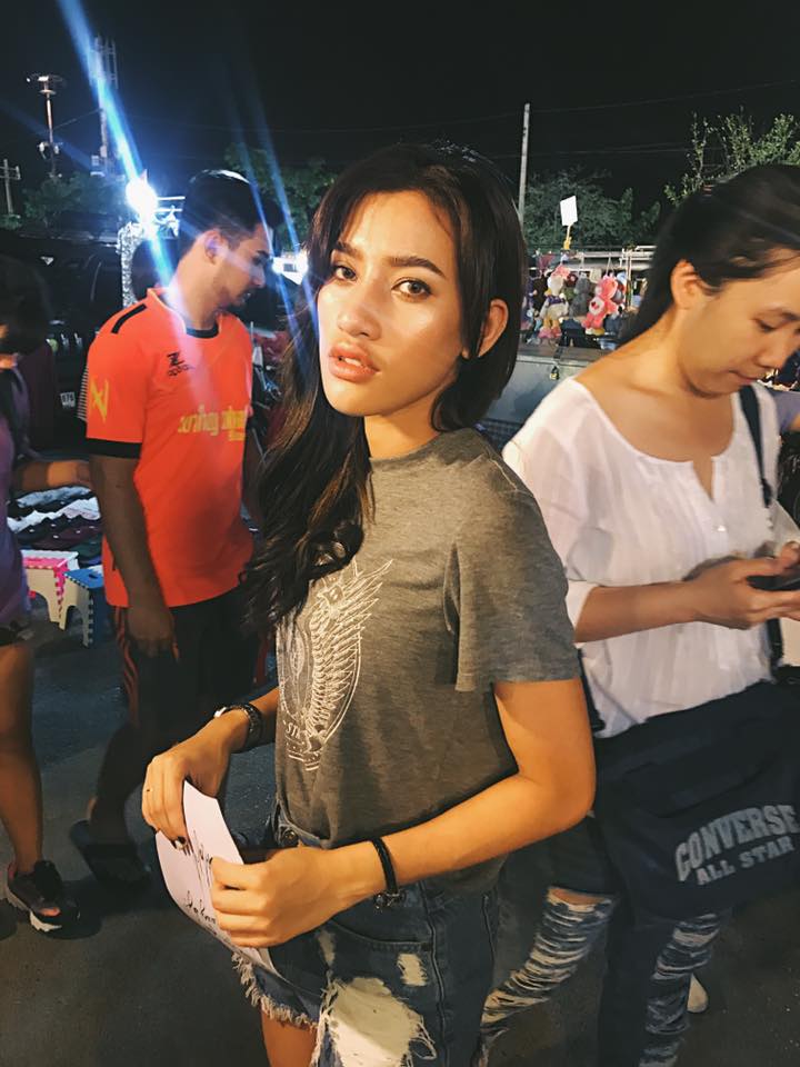 ตอกย้ำความสวยสุดฮอทระดับพริกสิบเม็ดของนักร้องสาวสุดเซ็กซี่ค่ายอโศกที่นาทีนี้ก็ต้องหลบทางให้Sheจริงๆ