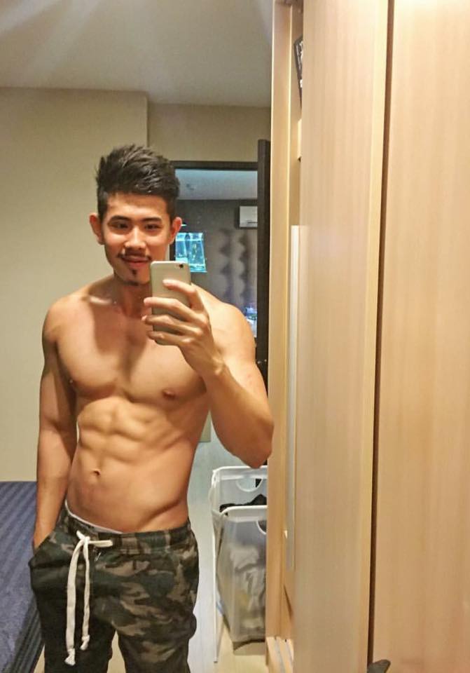 อกล่ำฉ่ำแฉะ