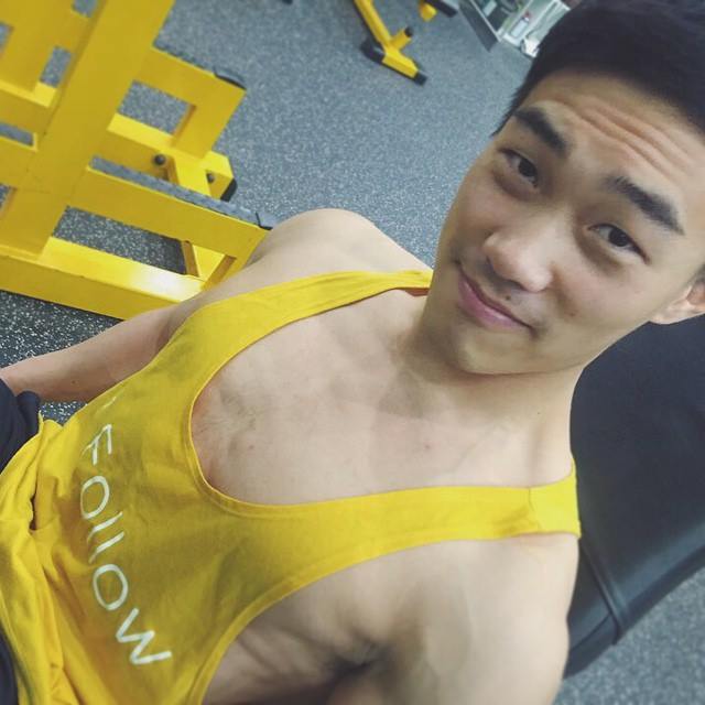 อกล่ำฉ่ำแฉะ