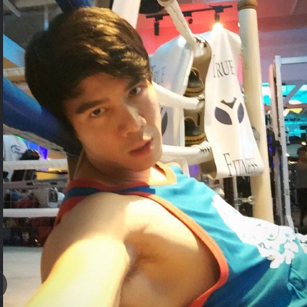 อกล่ำฉ่ำแฉะ