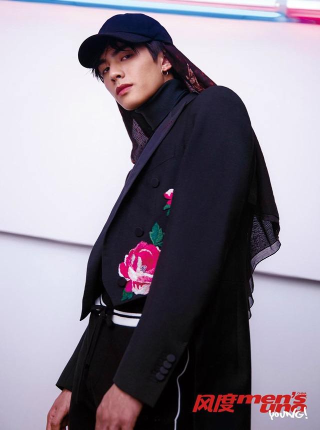 Song Wei Long @ Men's uno Young! China March 2017