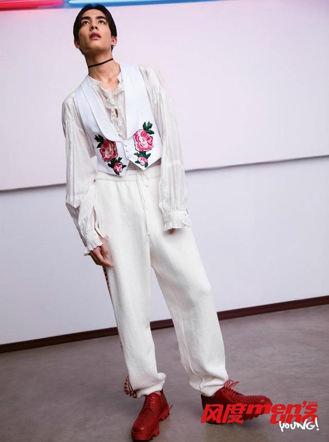 Song Wei Long @ Men's uno Young! China March 2017
