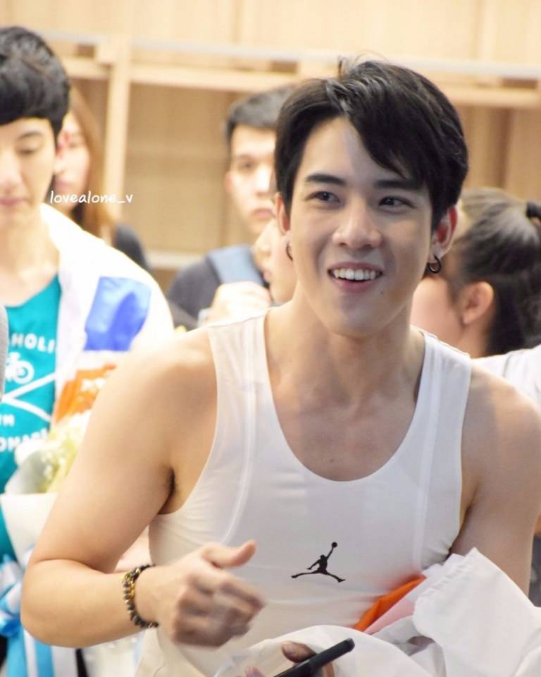 วิคเตอร์ ชัชชวิศ เลียๆๆ