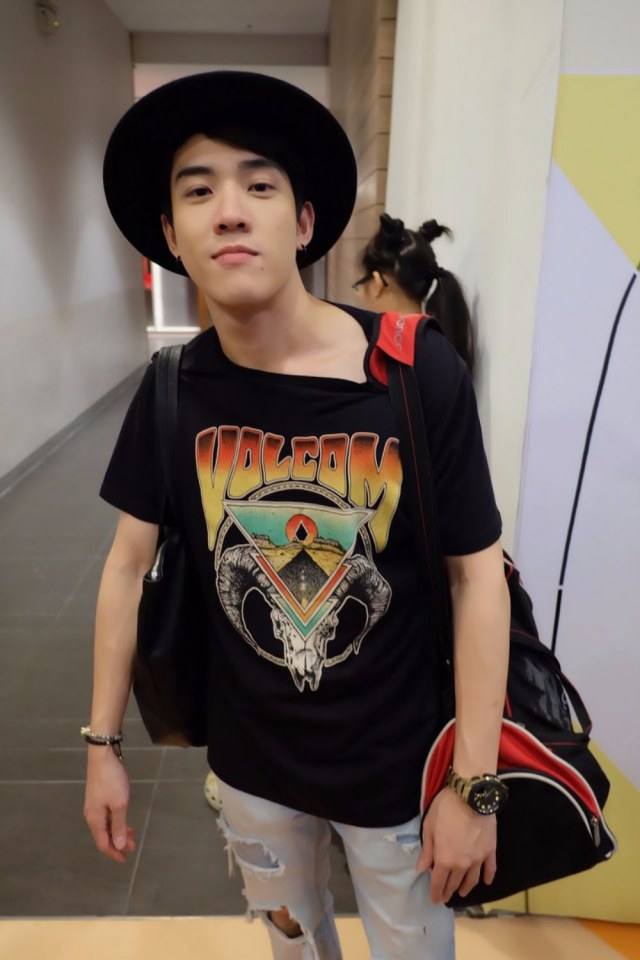 วิคเตอร์ ชัชชวิศ เลียๆๆ
