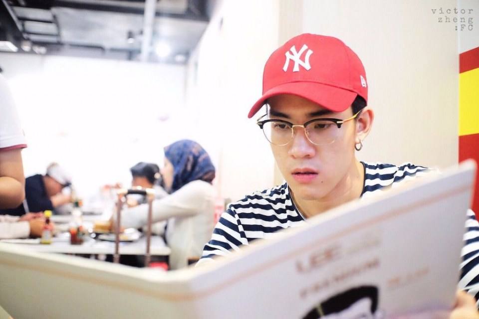 วิคเตอร์ ชัชชวิศ เลียๆๆ