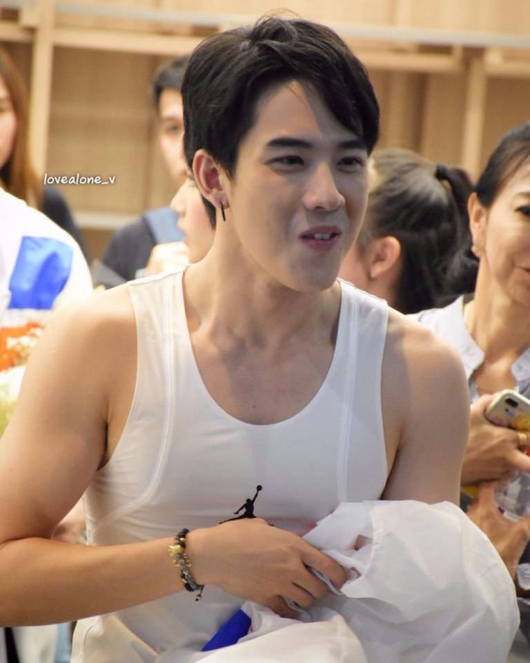 วิคเตอร์ ชัชชวิศ เลียๆๆ