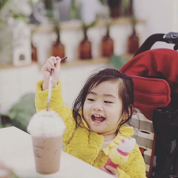 ไม่น่าเชื่อว่า กอล์ฟฟักกลิ้งฯ จะมีลูกสาวน่ารักขนาดนี้