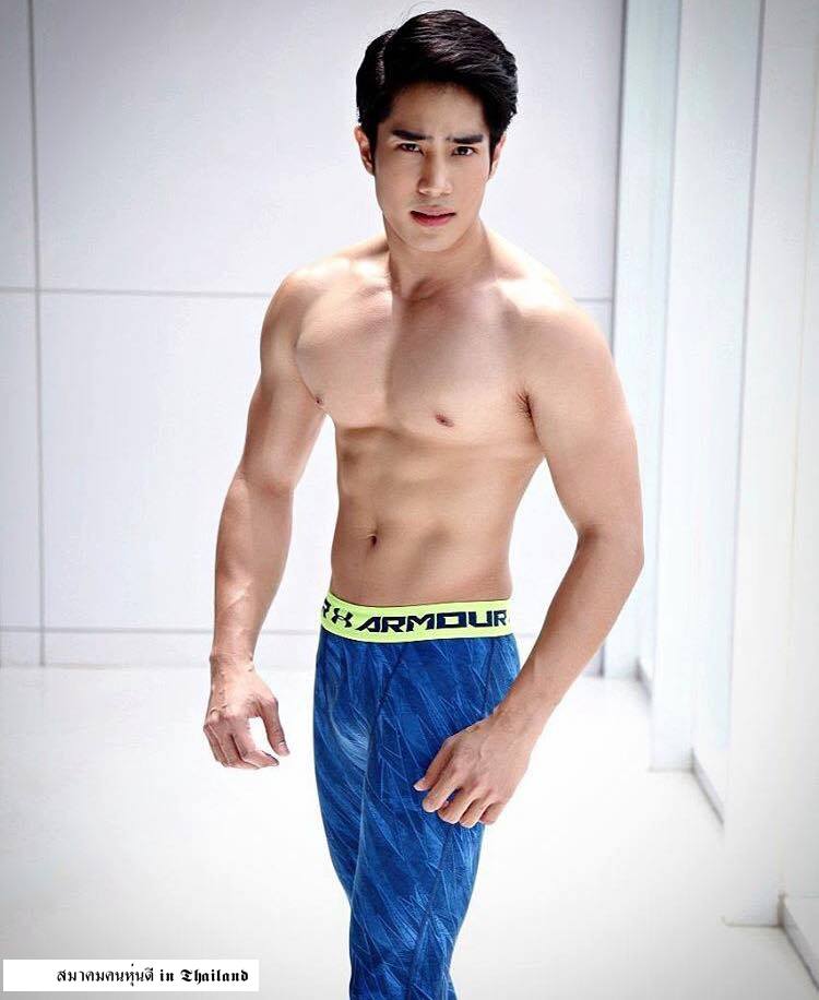 รวมอกแน่นน่าซบ