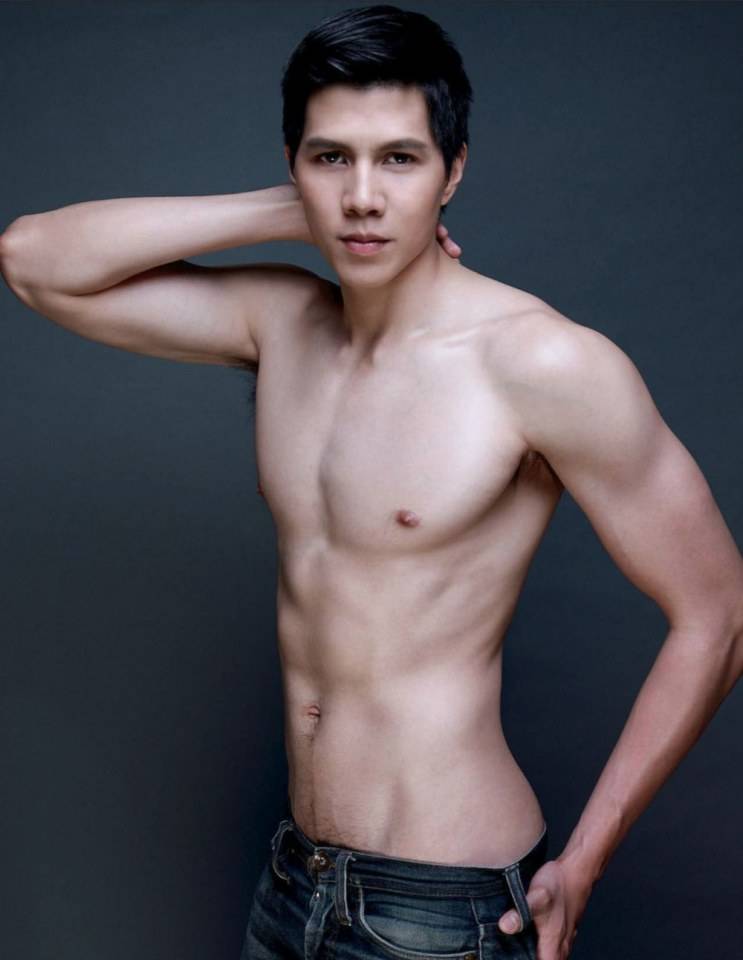 รวมอกแน่นน่าซบ