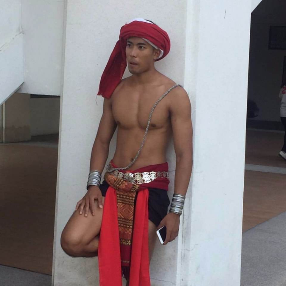 ชอบมากทั้งเก่งทั้งเข้มหล่อ