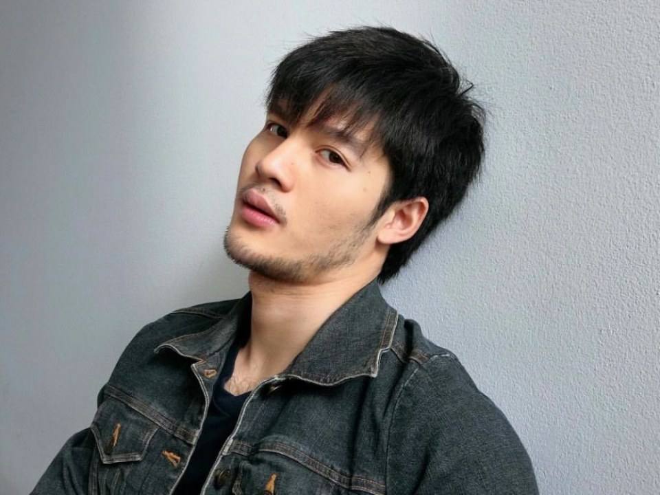 มากมายชายในโซลเชียล