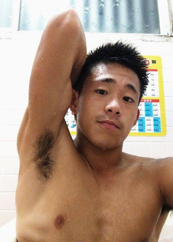 ใต้วงแขนแสนเซ็กซี่