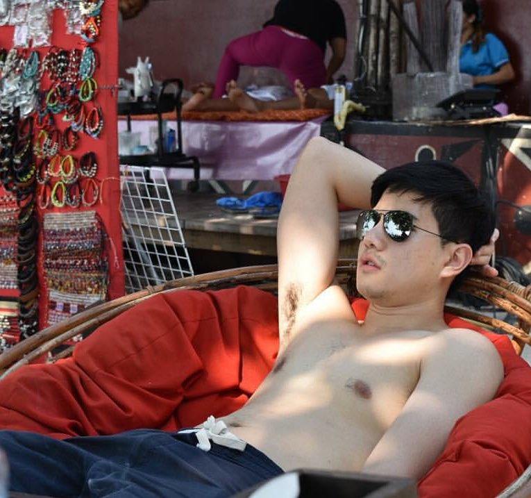 ใต้วงแขนแสนเซ็กซี่